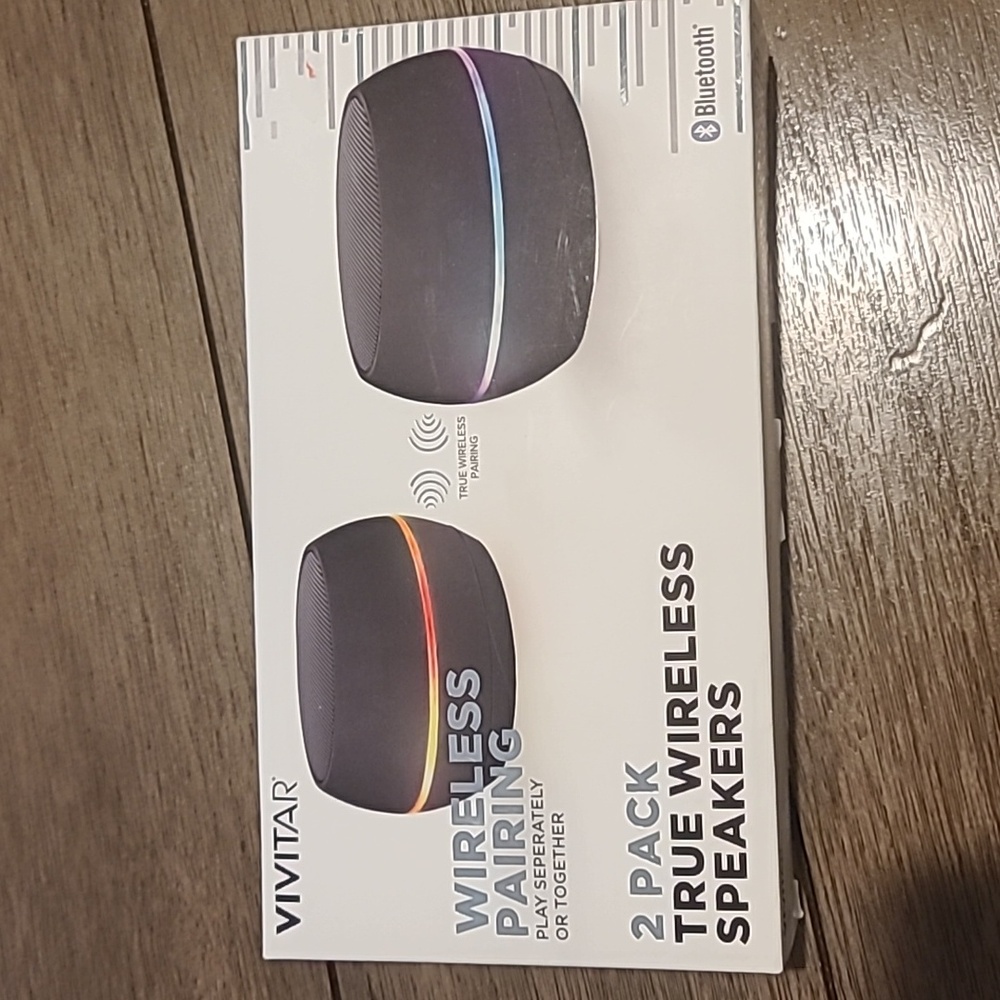NWT Vivitar wireless speakers